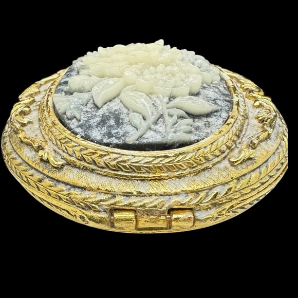 Vintage Max Factor Floral Cameo Pocket Watch Powder Compact - Picture 5 of 10
